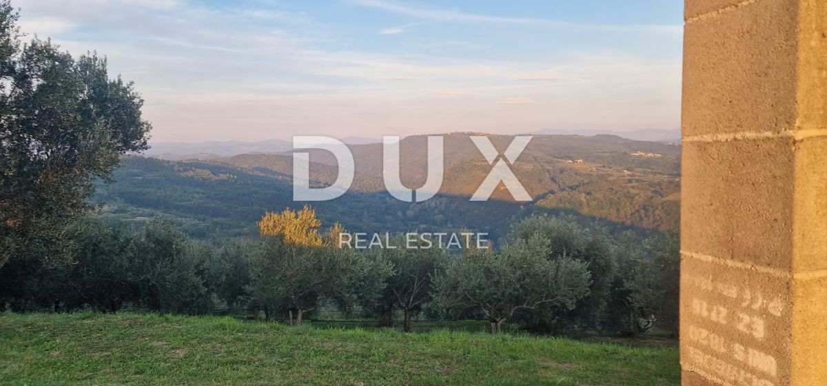 ISTRIA, MOTOVUN - Grande tenuta di 170.000 m2, la vista più bella dell'Istria - Lago Butoniga, Učka, Ćićarija, Montona e la foresta del tartufo di Montona!