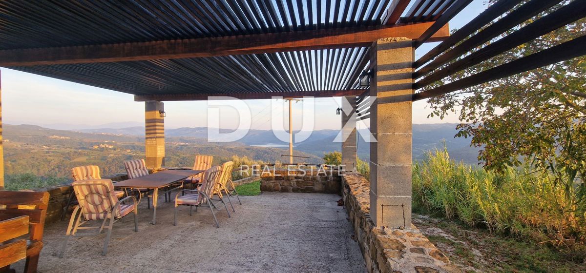 ISTRIA, MOTOVUN - Grande tenuta di 170.000 m2, la vista più bella dell'Istria - Lago Butoniga, Učka, Ćićarija, Montona e la foresta del tartufo di Montona!