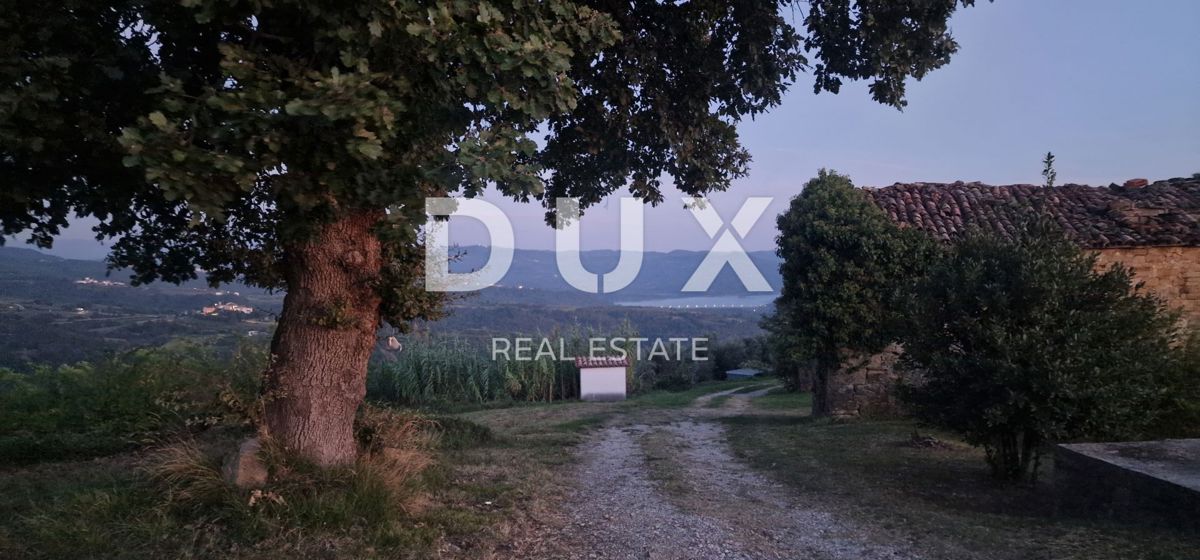 ISTRIA, MOTOVUN - Grande tenuta di 170.000 m2, la vista più bella dell'Istria - Lago Butoniga, Učka, Ćićarija, Montona e la foresta del tartufo di Montona!