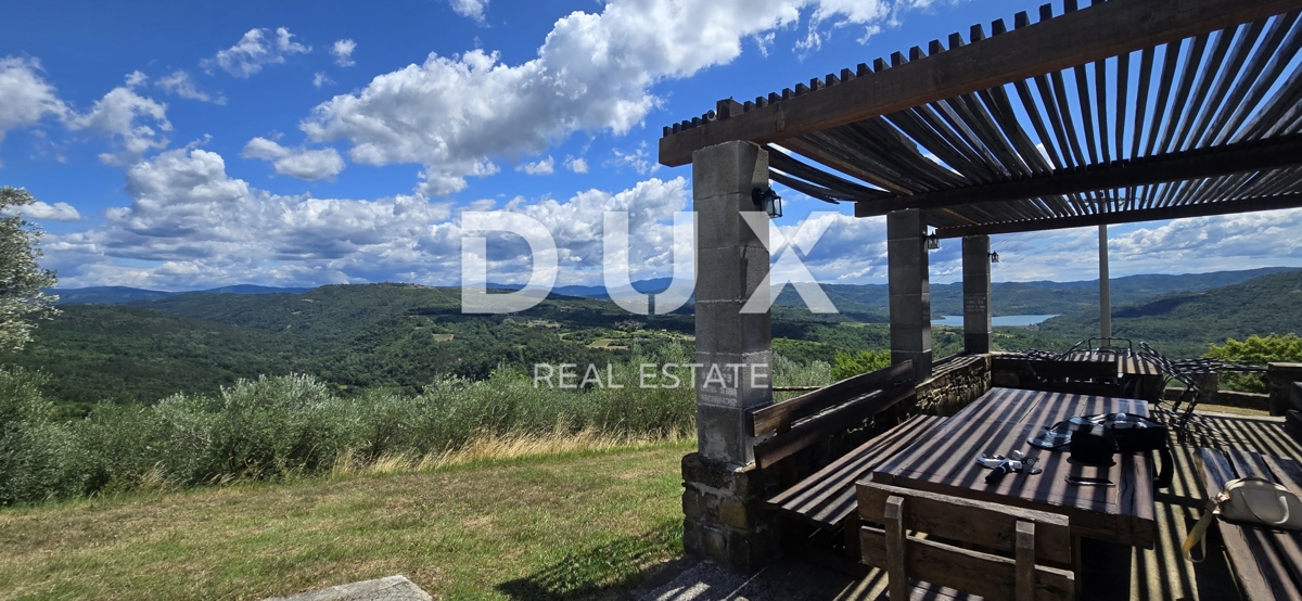 ISTRIA, MOTOVUN - Grande tenuta di 170.000 m2, la vista più bella dell'Istria - Lago Butoniga, Učka, Ćićarija, Montona e la foresta del tartufo di Montona!