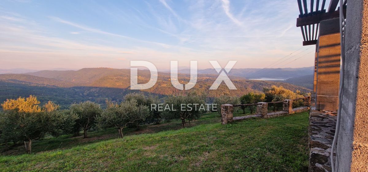 ISTRIA, MOTOVUN - Grande tenuta di 170.000 m2, la vista più bella dell'Istria - Lago Butoniga, Učka, Ćićarija, Montona e la foresta del tartufo di Montona!