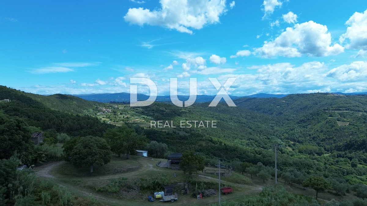 ISTRIA, MOTOVUN - Grande tenuta di 170.000 m2, la vista più bella dell'Istria - Lago Butoniga, Učka, Ćićarija, Montona e la foresta del tartufo di Montona!