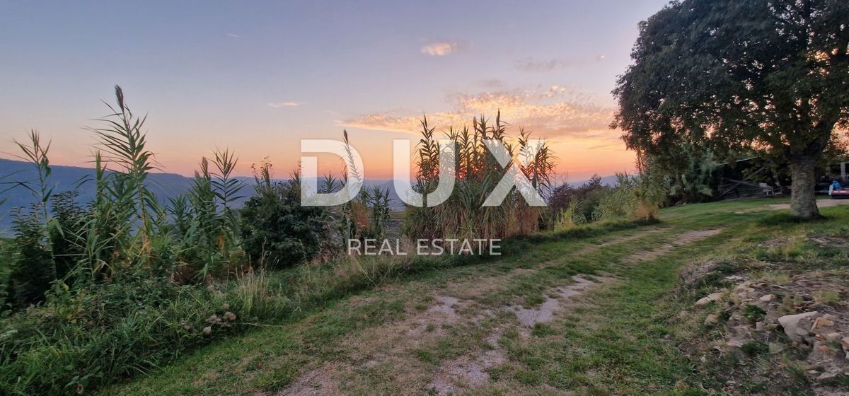 ISTRIA, MOTOVUN - Grande tenuta di 170.000 m2, la vista più bella dell'Istria - Lago Butoniga, Učka, Ćićarija, Montona e la foresta del tartufo di Montona!