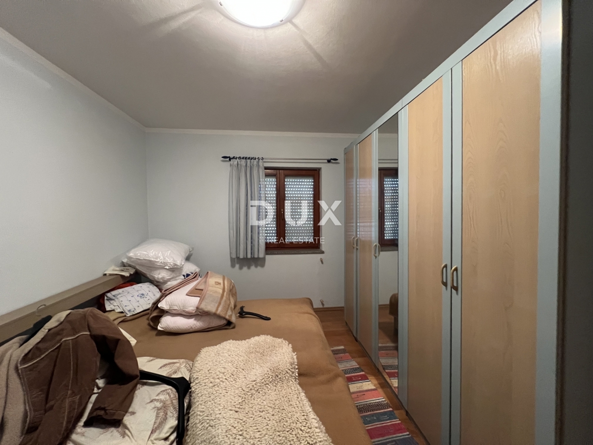 MARINIĆI, VIŠKOVO – Immobile bifamiliare, edificio residenziale e commerciale con potenziale di investimento