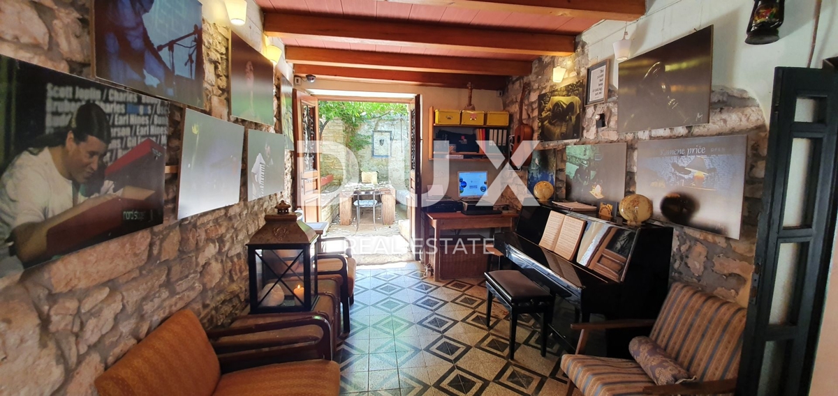 ISTRIA, BALE - Fiaba di pietra nel cuore della città, 5 appartamenti e uffici