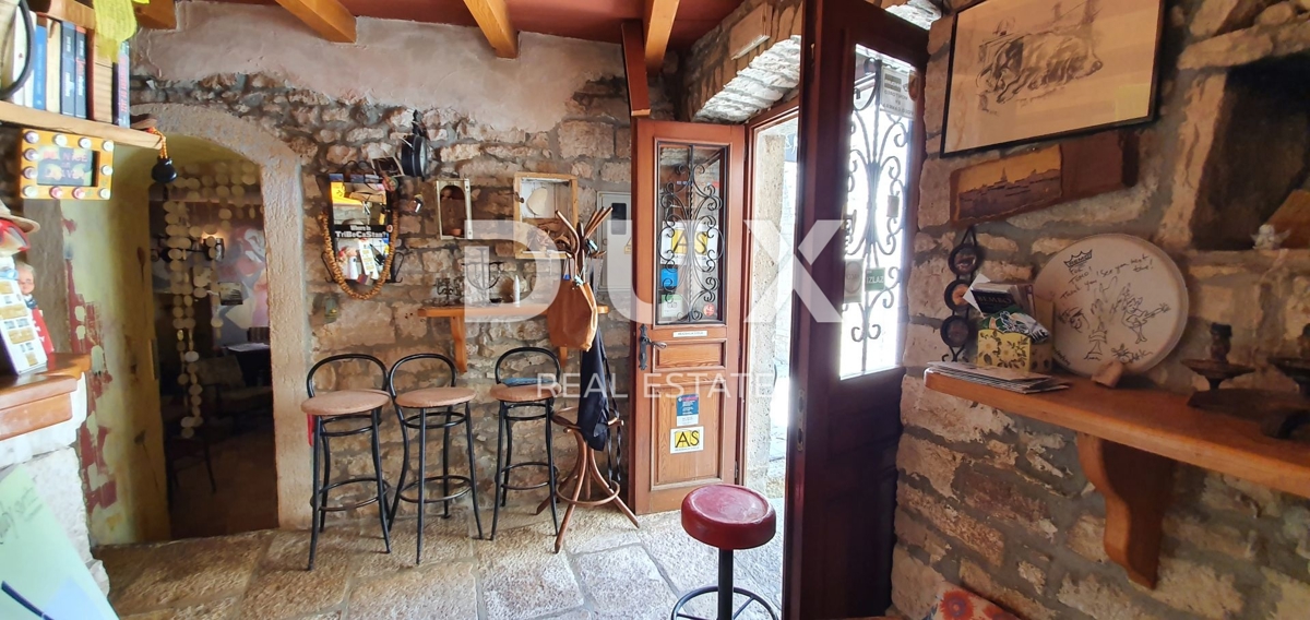 ISTRIA, BALE - Fiaba di pietra nel cuore della città, 5 appartamenti e uffici