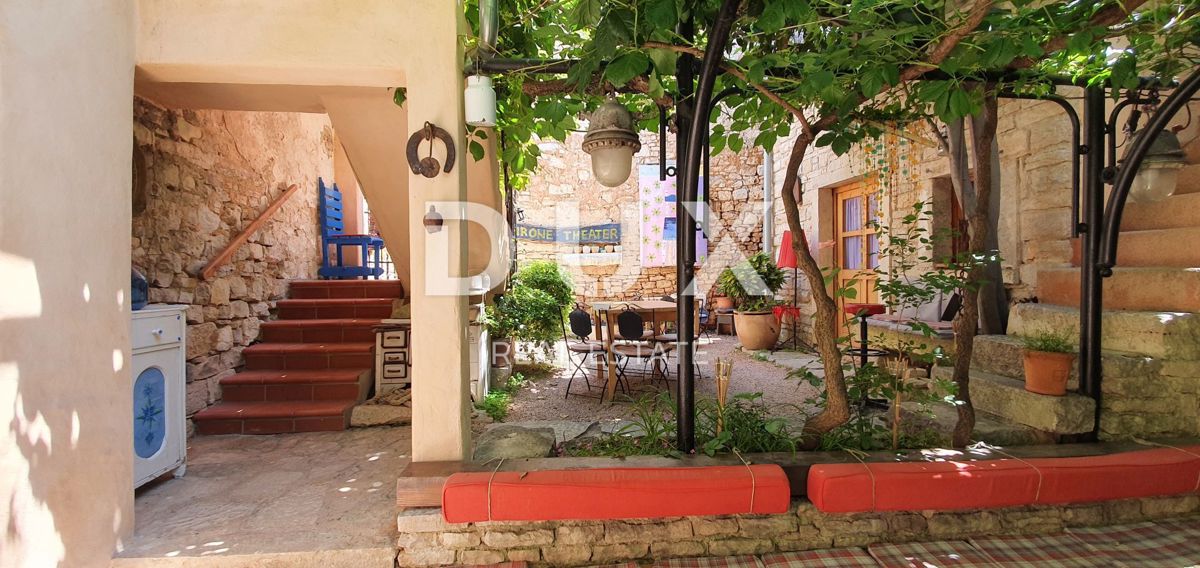 ISTRIA, BALE - Fiaba di pietra nel cuore della città, 5 appartamenti e uffici