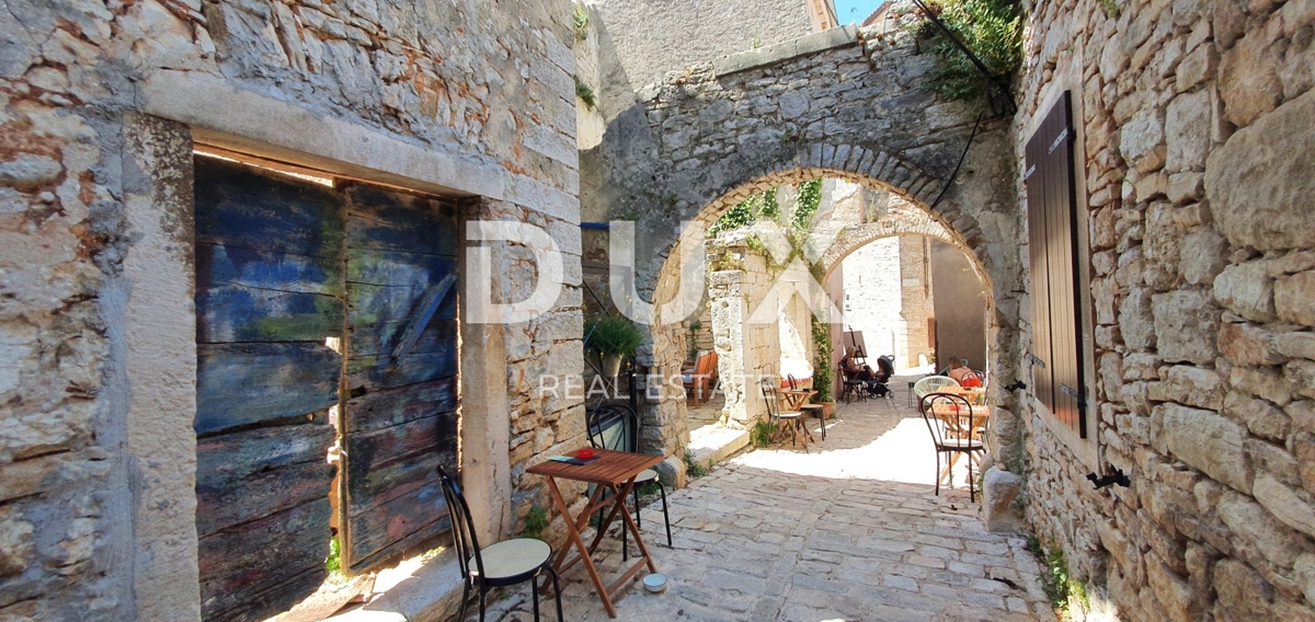 ISTRIA, BALE - Fiaba di pietra nel cuore della città, 5 appartamenti e uffici