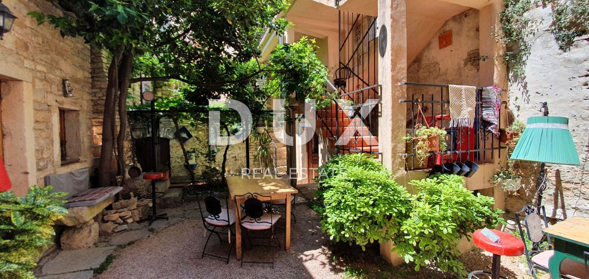 ISTRIA, BALE - Fiaba di pietra nel cuore della città, 5 appartamenti e uffici