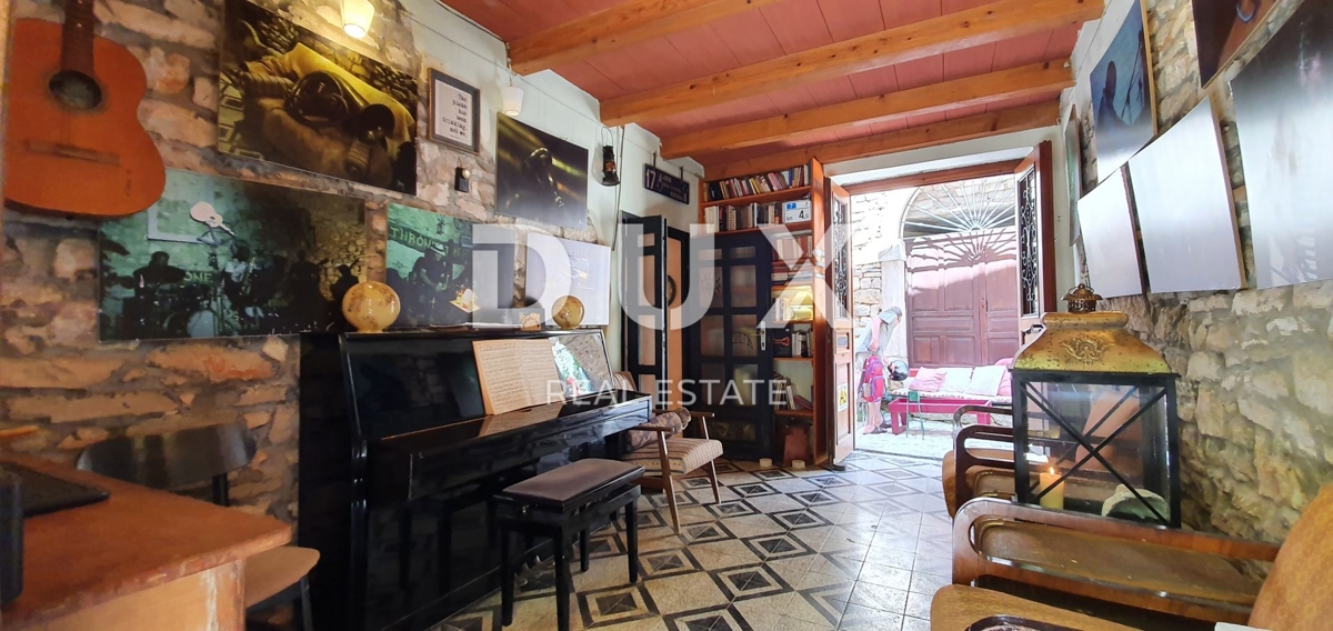 ISTRIA, BALE - Fiaba di pietra nel cuore della città, 5 appartamenti e uffici