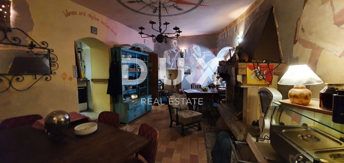 ISTRIA, BALE - Fiaba di pietra nel cuore della città, 5 appartamenti e uffici