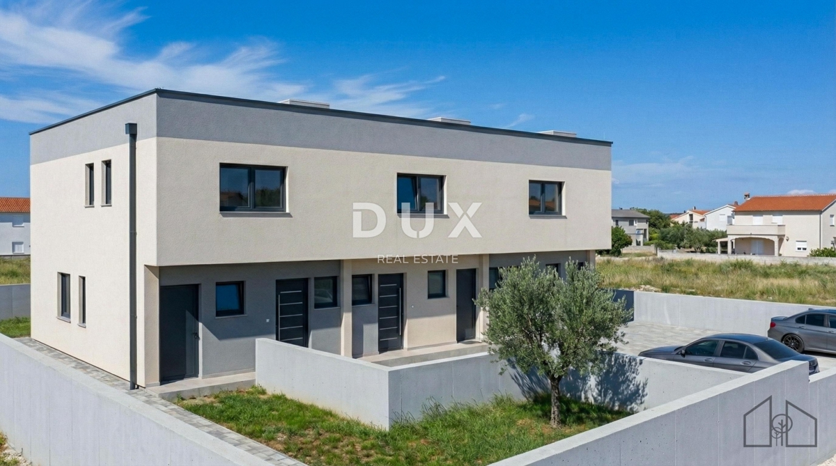 ISOLA DI RAB, BARBAT - Moderno edificio di nuova costruzione - appartamento a 200 metri dal mare con giardino e due posti auto