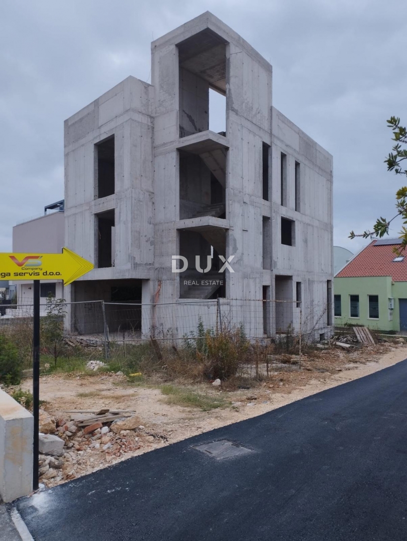 ZADAR, PLOVANIJA - OCCASIONE! Nuova costruzione in posizione strategica!