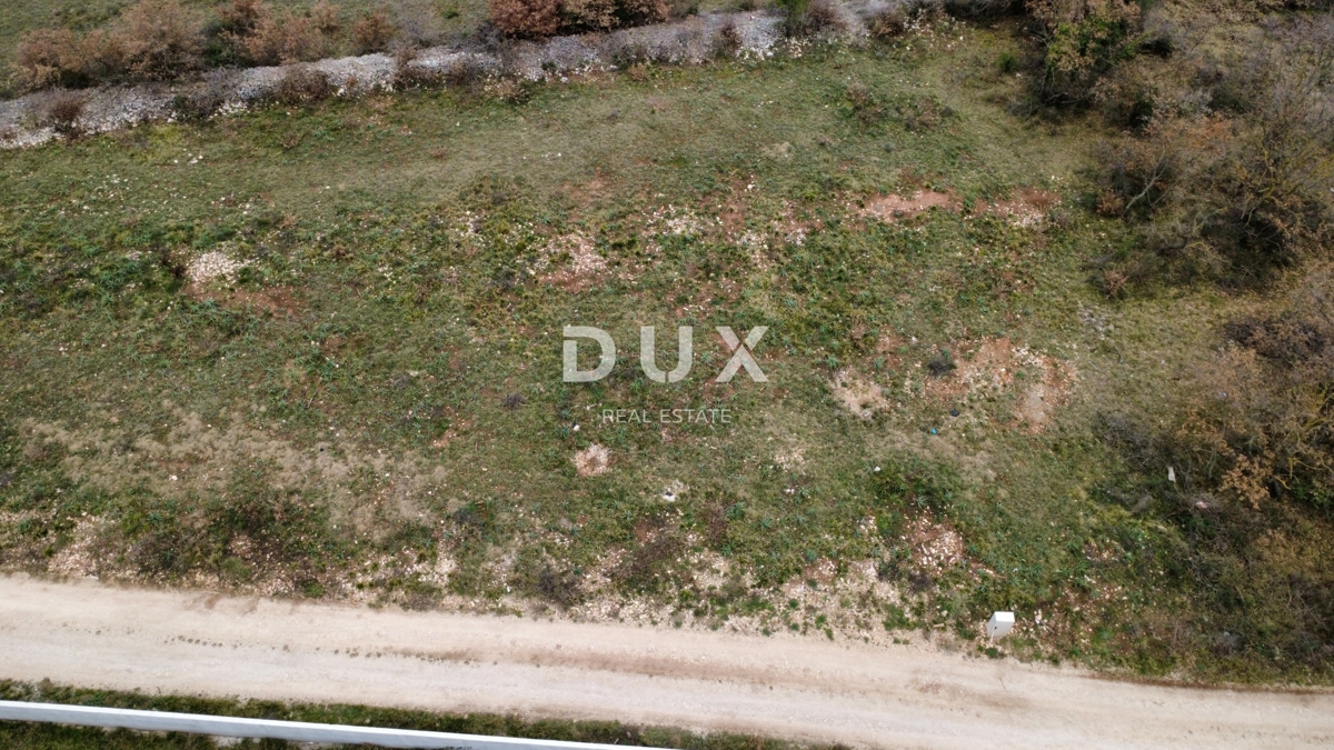 ZADAR, MURVICA - Terreno edificabile 550m²!