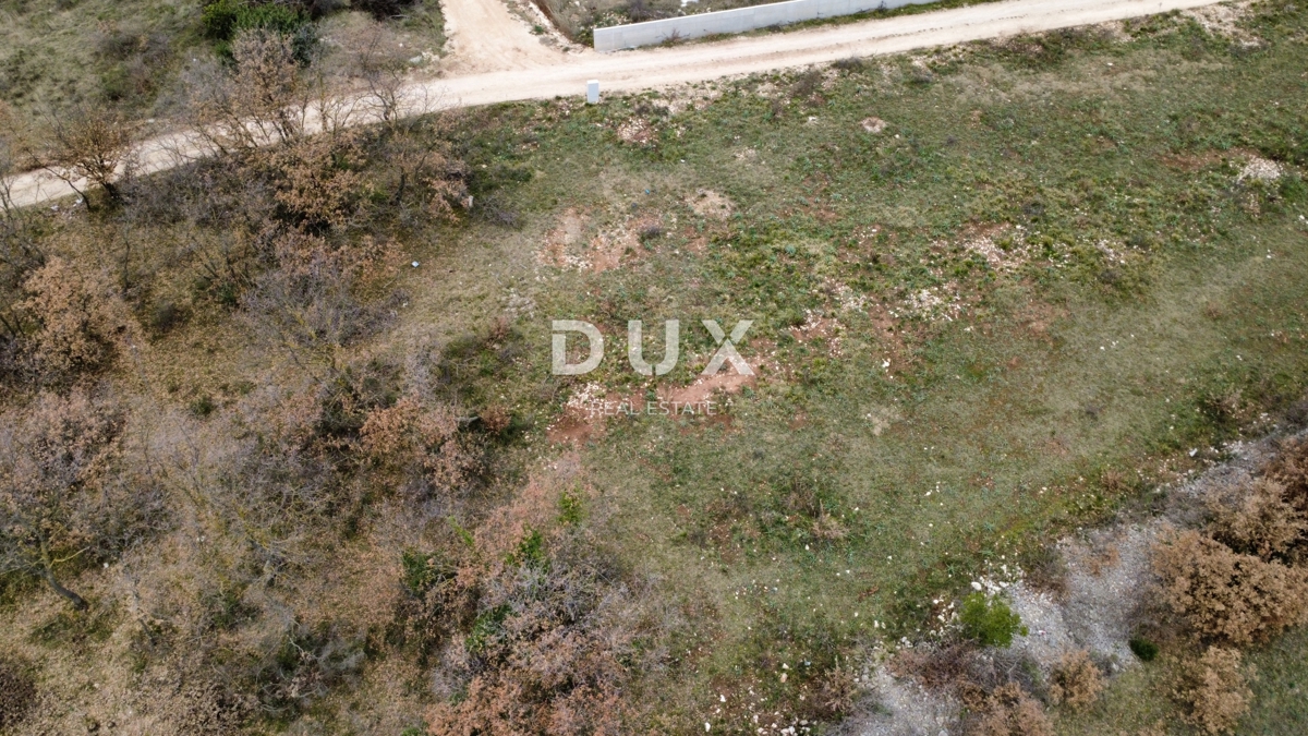 ZADAR, MURVICA - Terreno edificabile 550m²!