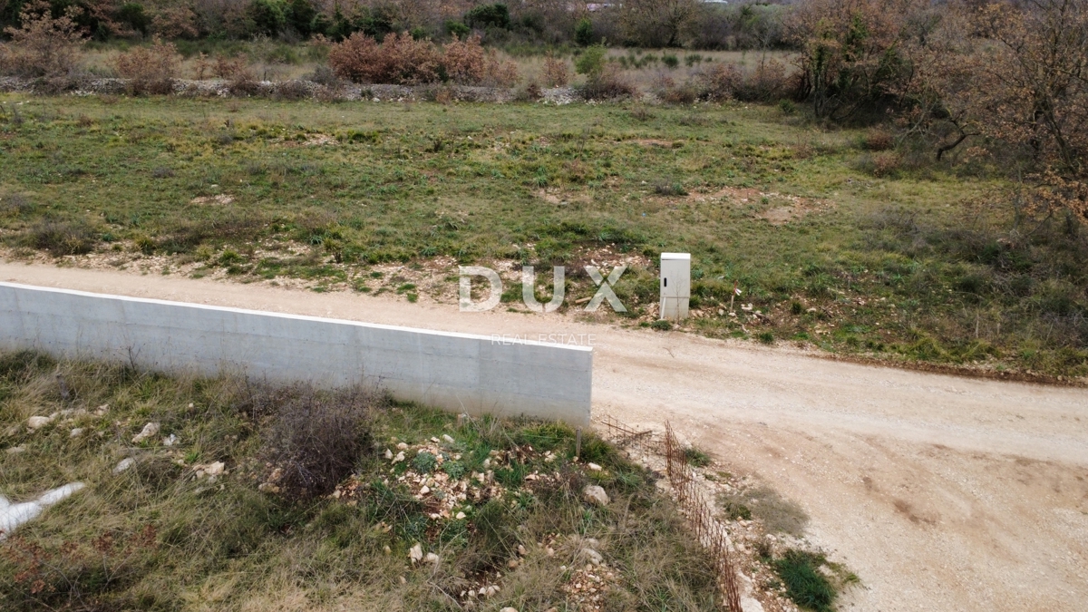 ZADAR, MURVICA - Terreno edificabile 550m²!