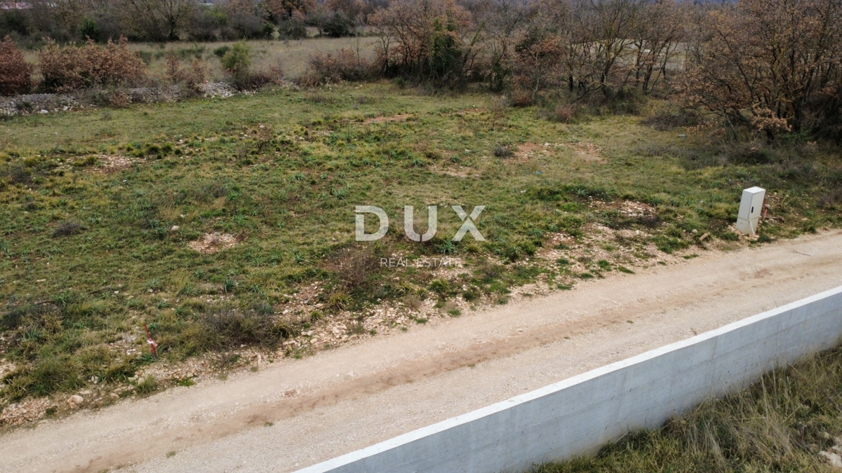 ZADAR, MURVICA - Terreno edificabile 550m²!