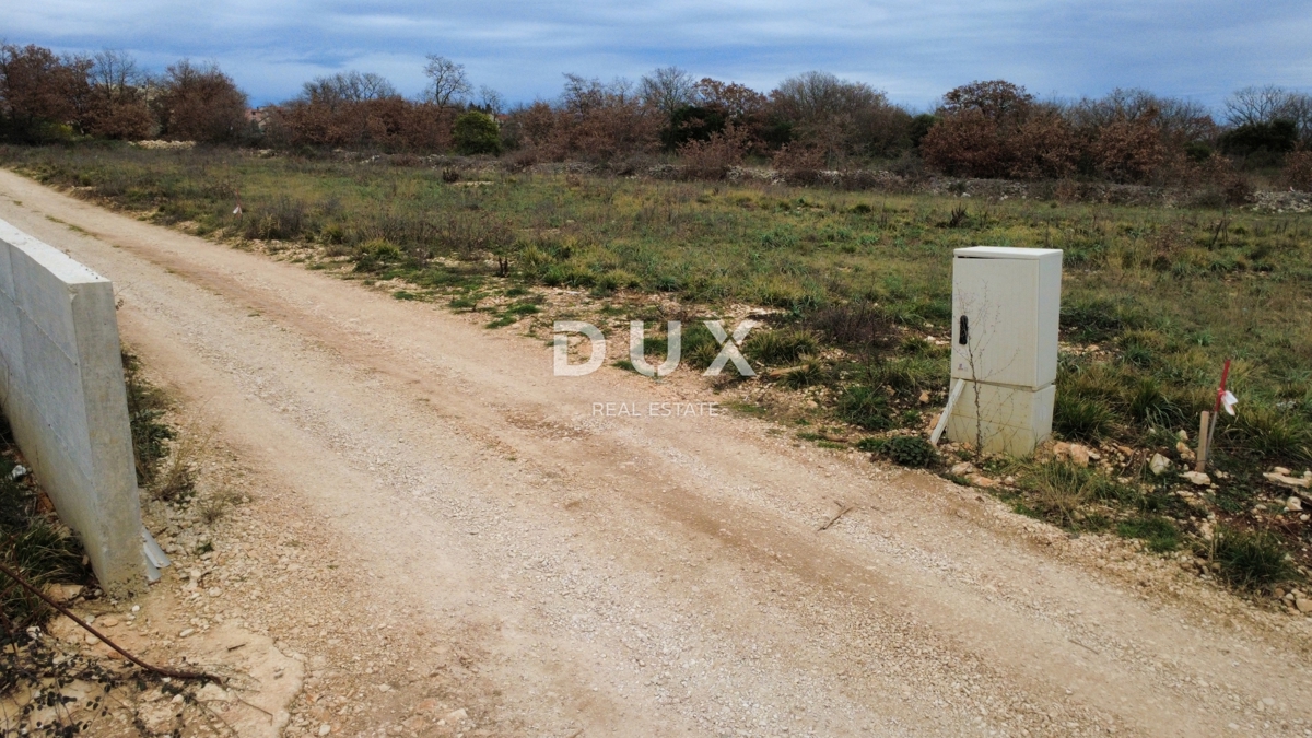 ZADAR, MURVICA - Terreno edificabile 550m²!