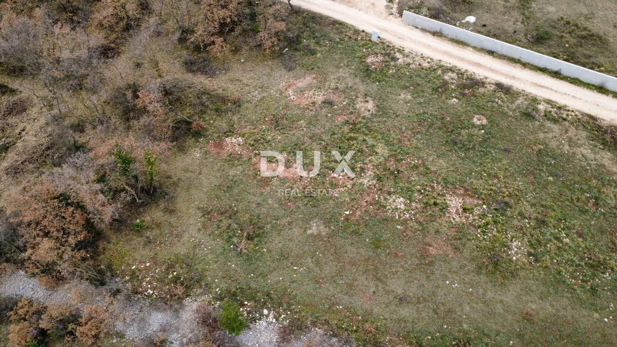 ZADAR, MURVICA - Terreno edificabile 550m²!