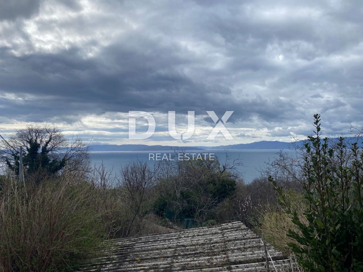 RIJEKA, KOSTRENA - casa indipendente + giardino con parcheggio e vista mare! OCCASIONE!