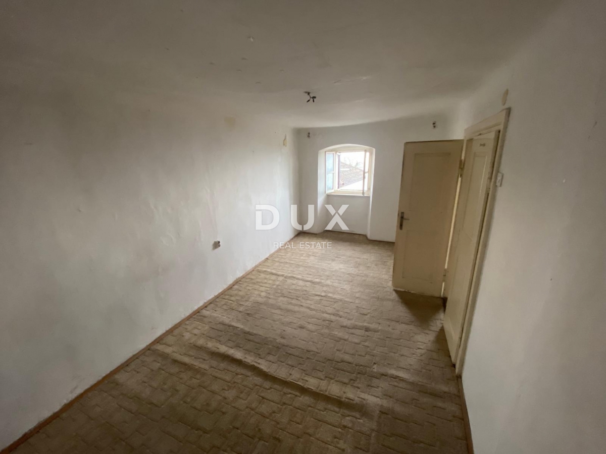 RIJEKA, KOSTRENA - casa indipendente + giardino con parcheggio e vista mare! OCCASIONE!