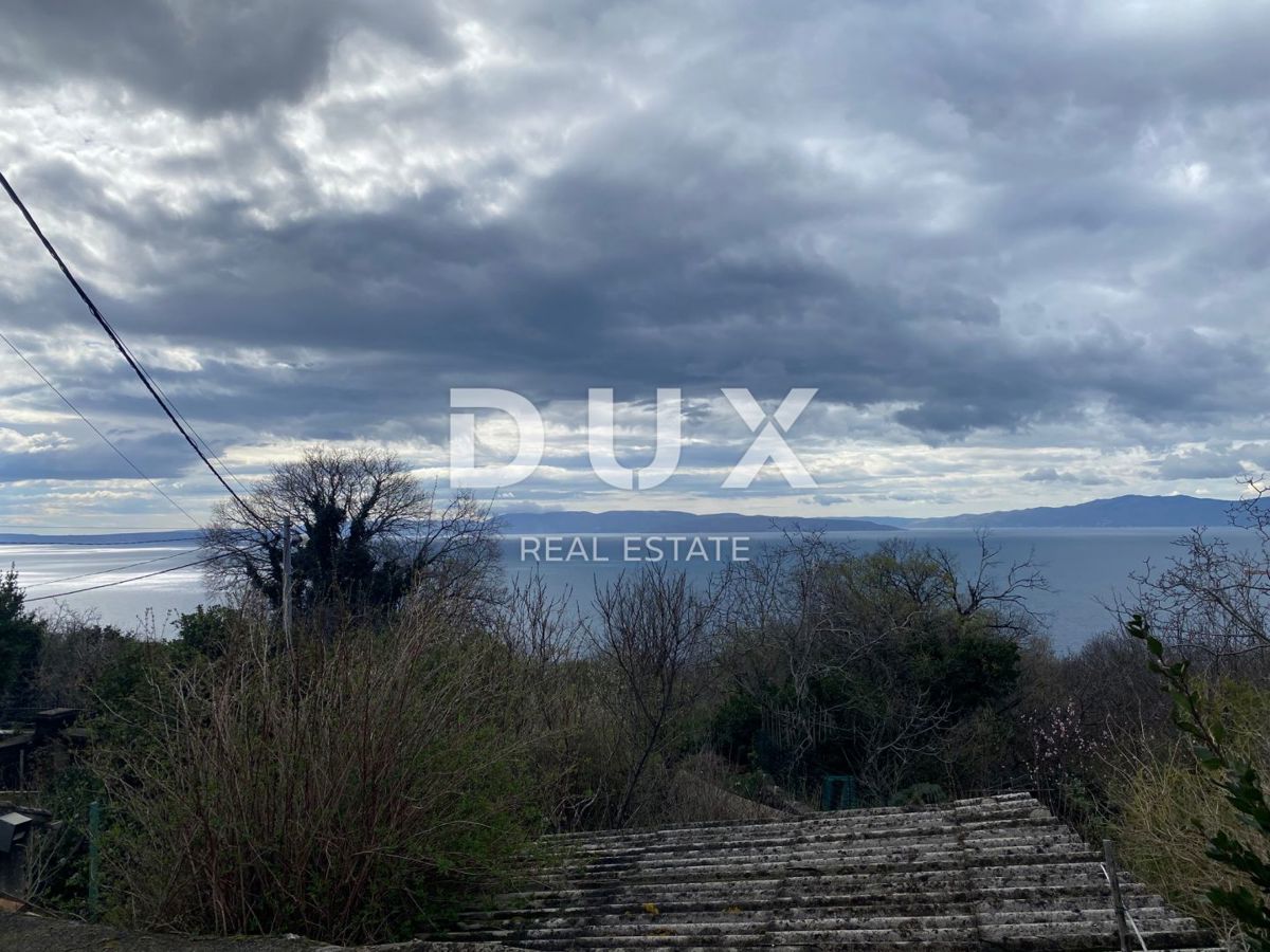 RIJEKA, KOSTRENA - casa indipendente + giardino con parcheggio e vista mare! OCCASIONE!