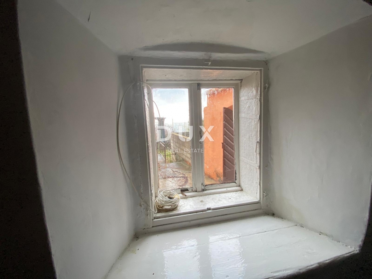 RIJEKA, KOSTRENA - casa indipendente + giardino con parcheggio e vista mare! OCCASIONE!