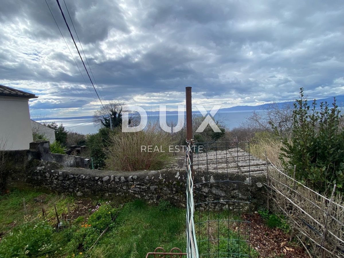 RIJEKA, KOSTRENA - casa indipendente + giardino con parcheggio e vista mare! OCCASIONE!