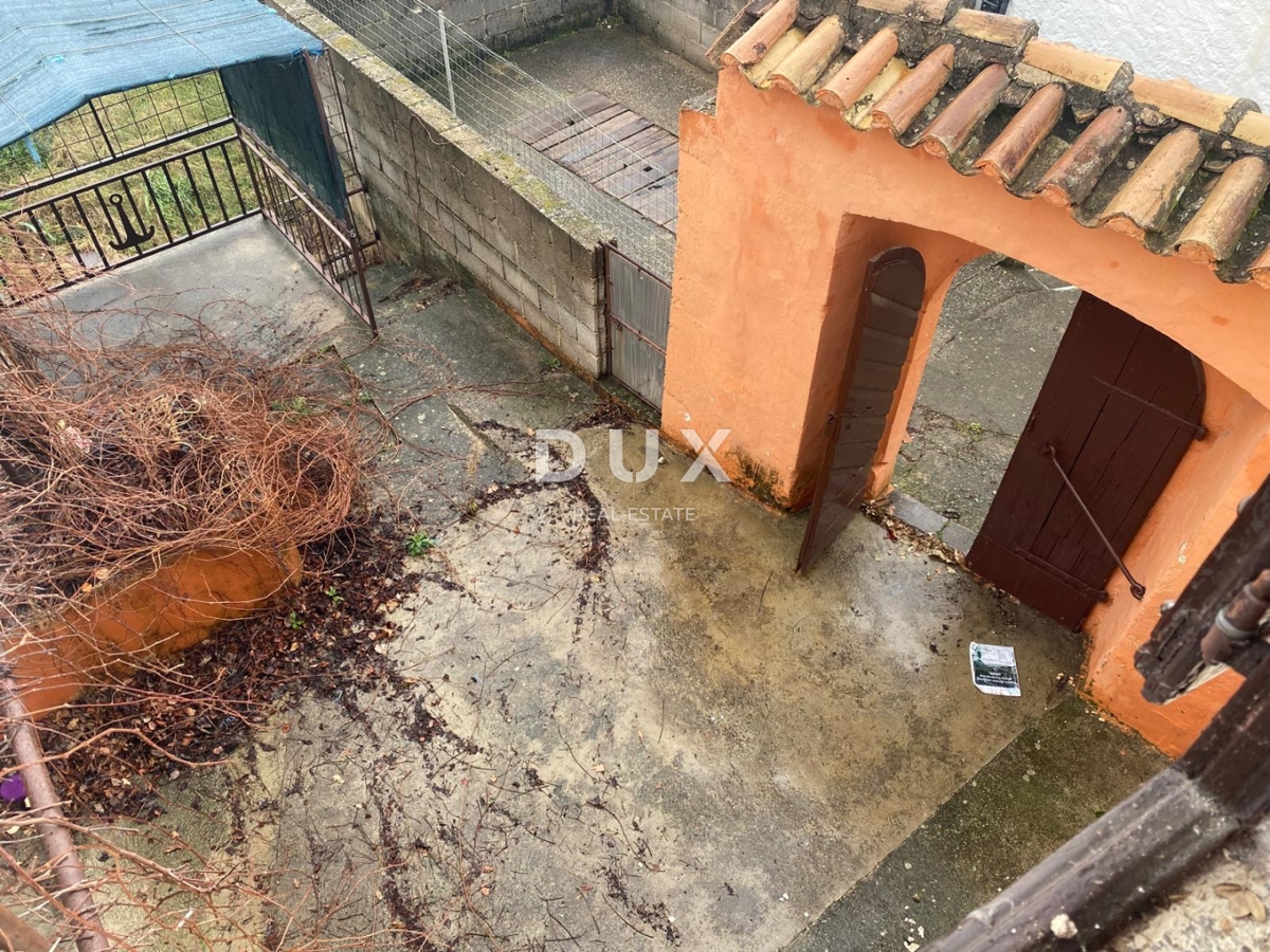 RIJEKA, KOSTRENA - casa indipendente + giardino con parcheggio e vista mare! OCCASIONE!