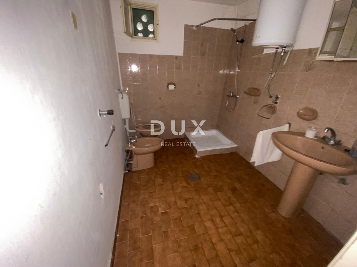 RIJEKA, KOSTRENA - casa indipendente + giardino con parcheggio e vista mare! OCCASIONE!