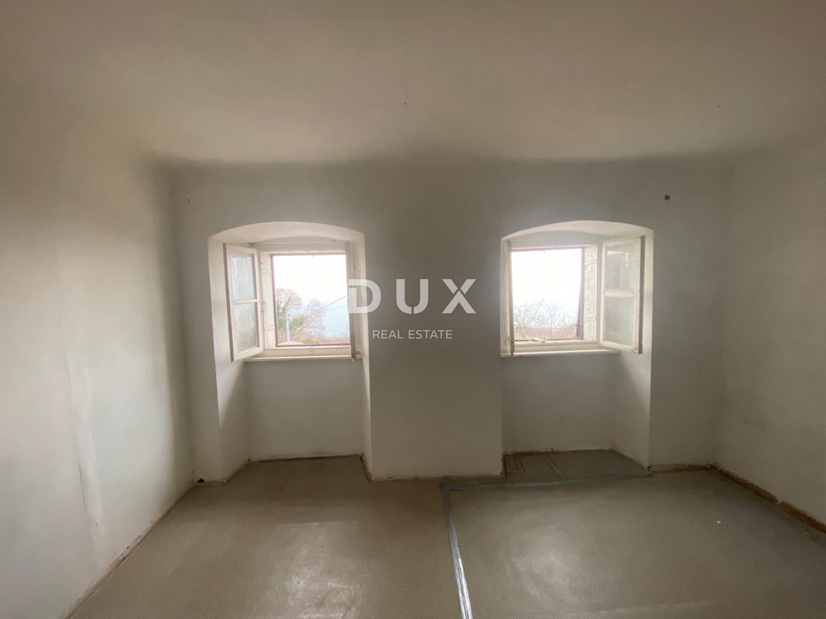 RIJEKA, KOSTRENA - casa indipendente + giardino con parcheggio e vista mare! OCCASIONE!