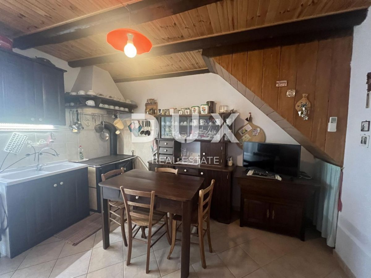 ISTRIA, VIŠNJAN - Casa in pietra con vista