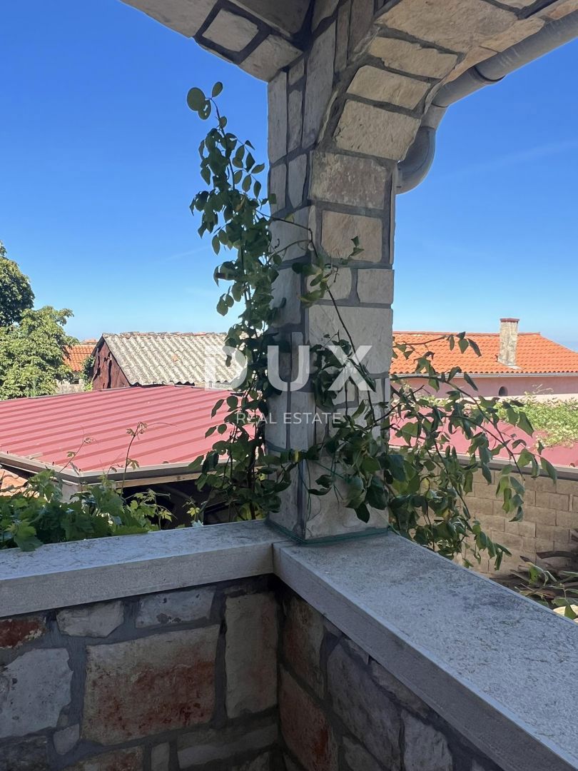ISTRIA, VIŠNJAN - Casa in pietra con vista