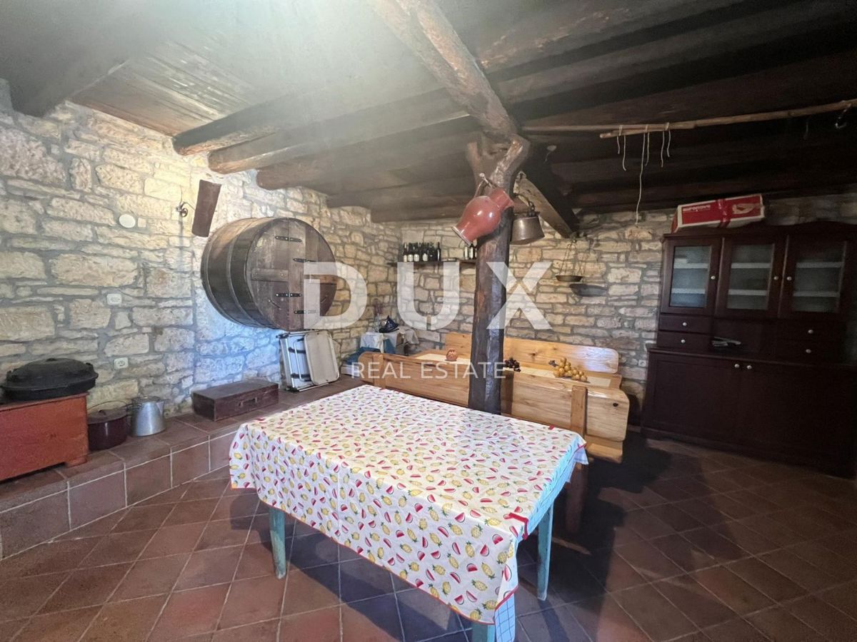 ISTRIA, VIŠNJAN - Casa in pietra con vista