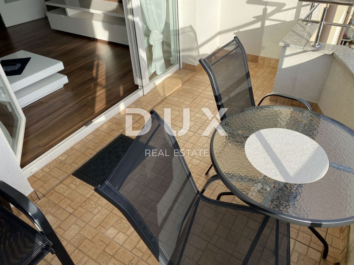 RIJEKA, GORNJI ZAMET - Moderno appartamento con 3 camere da letto + soggiorno, 2 posti auto e vista mare