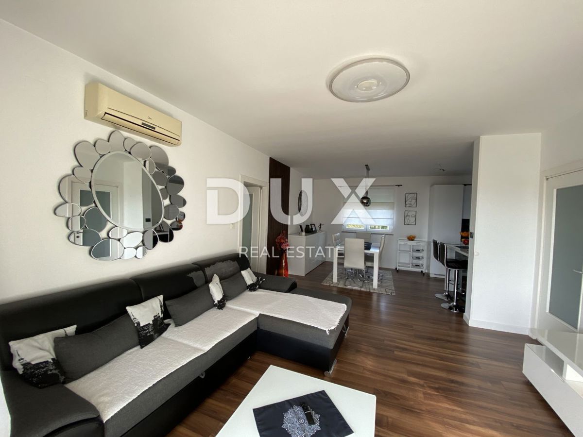 RIJEKA, GORNJI ZAMET - Moderno appartamento con 3 camere da letto + soggiorno, 2 posti auto e vista mare