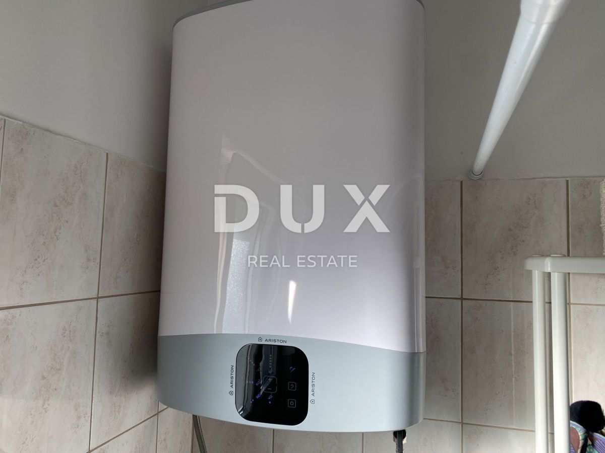 RIJEKA, GORNJI ZAMET - Moderno appartamento con 3 camere da letto + soggiorno, 2 posti auto e vista mare