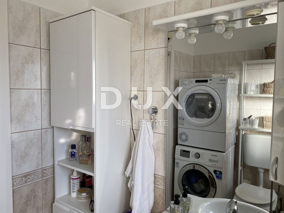 RIJEKA, GORNJI ZAMET - Moderno appartamento con 3 camere da letto + soggiorno, 2 posti auto e vista mare