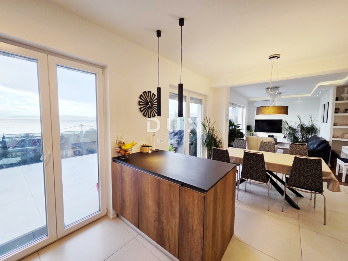 RIJEKA, TURNIĆ - esclusivo appartamento con 3 camere da letto e terrazza con vista sul mare in un edificio di NUOVA COSTRUZIONE! VENDITA URGENTE! OCCASIONE!