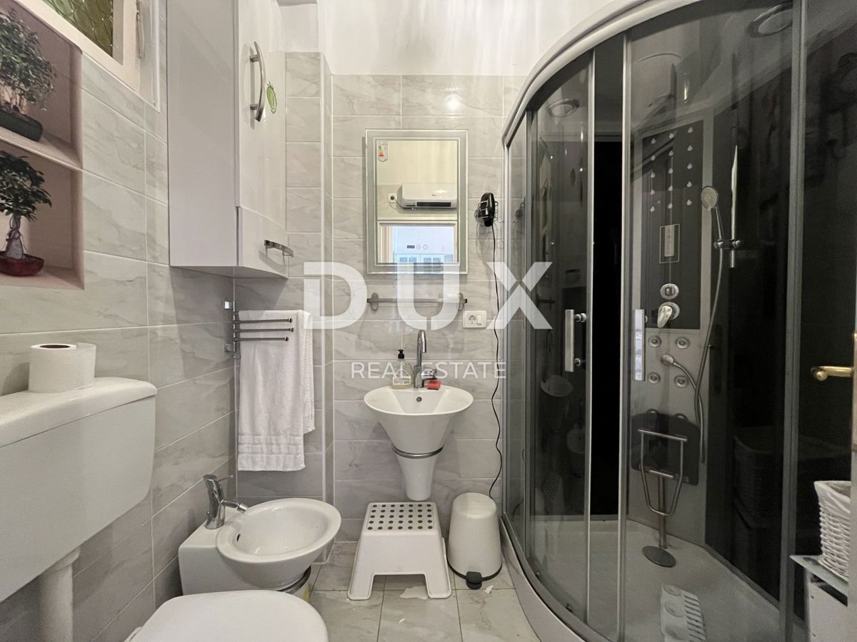 ABBAZIA, CENTRO – Due appartamenti con parcheggio in una villa storica