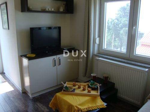 NOVI VINODOLSKI – Elegante casa di 191 m2, a 40 m dal mare