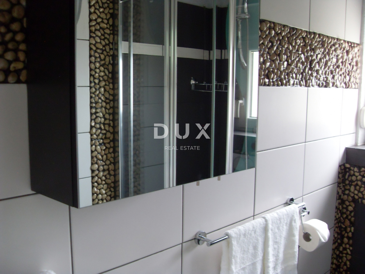 NOVI VINODOLSKI – Elegante casa di 191 m2, a 40 m dal mare