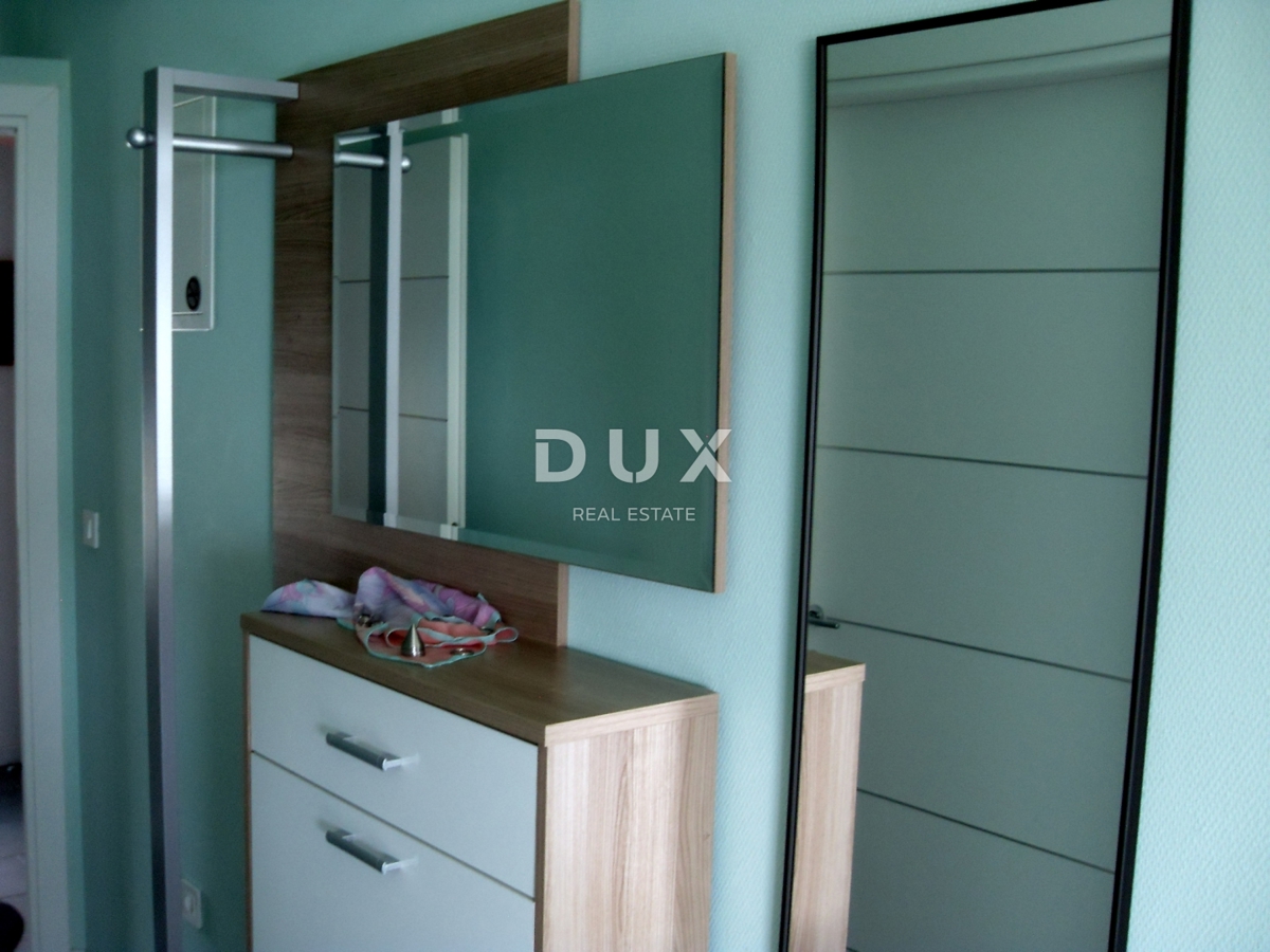 NOVI VINODOLSKI – Elegante casa di 191 m2, a 40 m dal mare