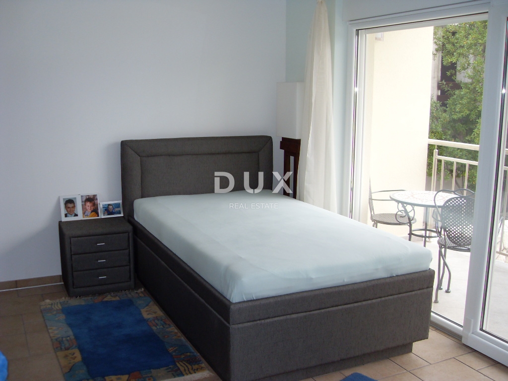 NOVI VINODOLSKI – Elegante casa di 191 m2, a 40 m dal mare