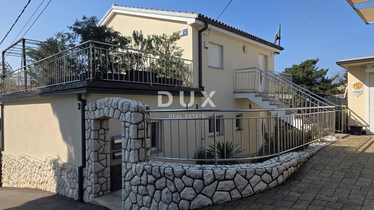 NOVI VINODOLSKI – Elegante casa di 191 m2, a 40 m dal mare