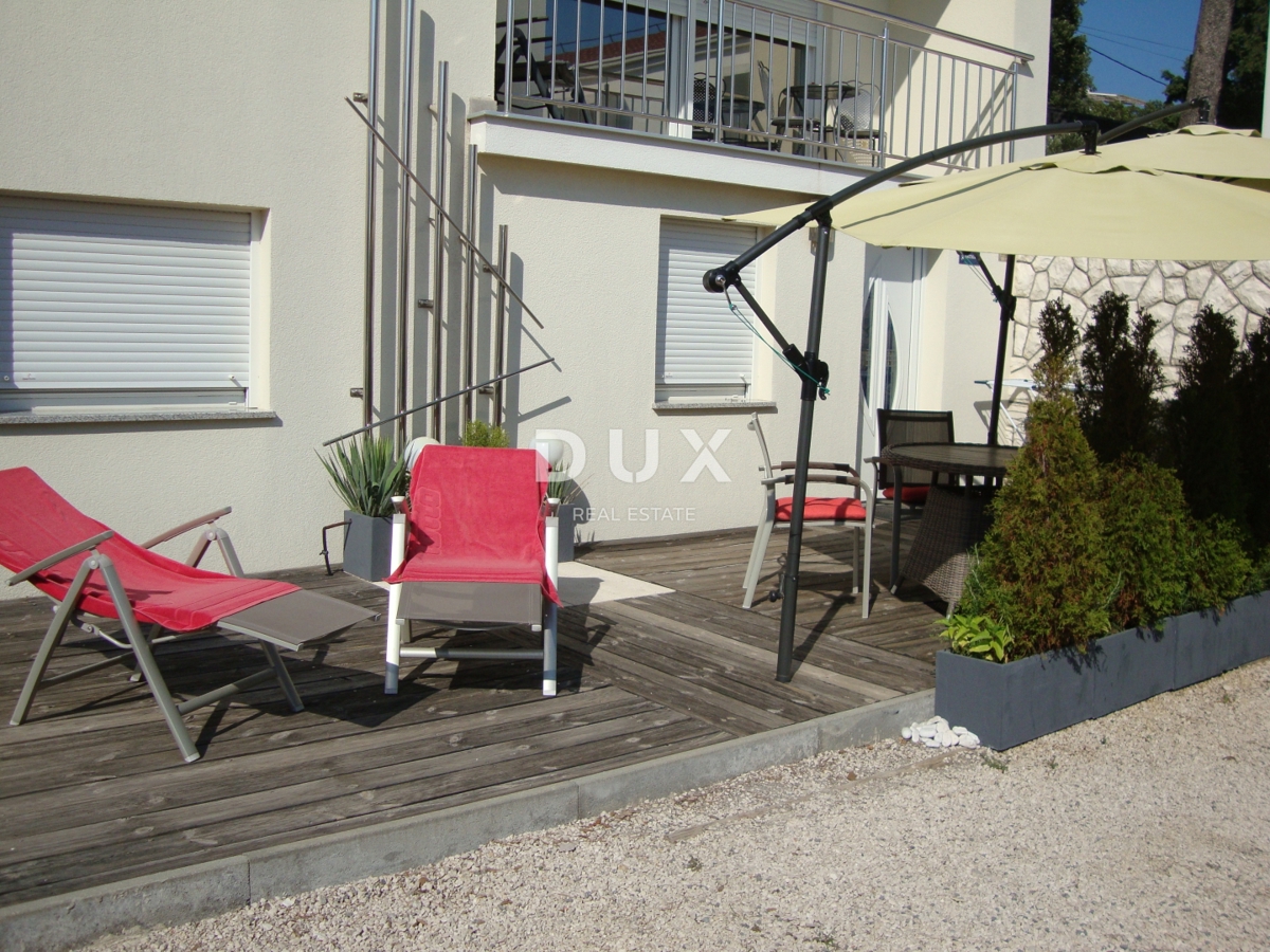 NOVI VINODOLSKI – Elegante casa di 191 m2, a 40 m dal mare