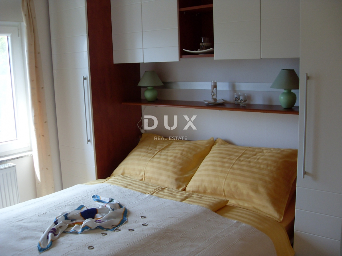 NOVI VINODOLSKI – Elegante casa di 191 m2, a 40 m dal mare