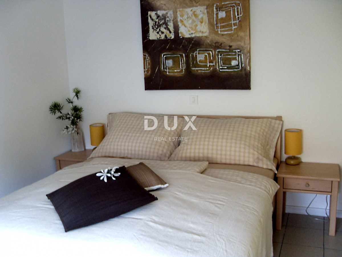 NOVI VINODOLSKI – Elegante casa di 191 m2, a 40 m dal mare