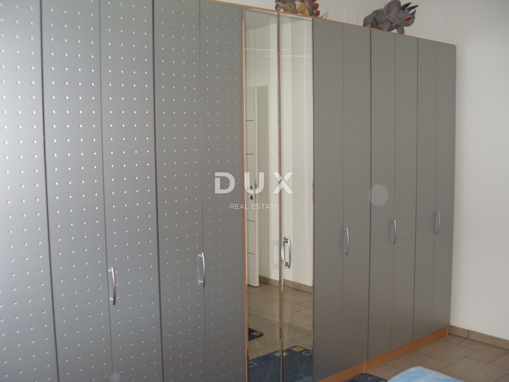 NOVI VINODOLSKI – Elegante casa di 191 m2, a 40 m dal mare