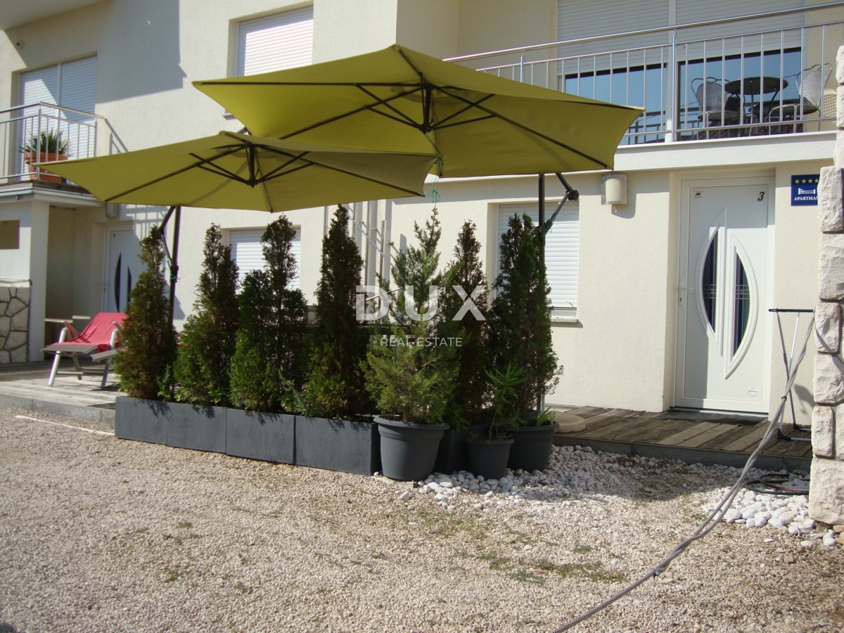 NOVI VINODOLSKI – Elegante casa di 191 m2, a 40 m dal mare